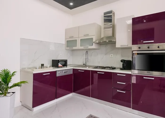 White ヴィラ プーラ